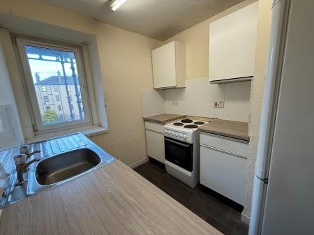 1 bedroom Flat to let in Dens Road, Stobswell, Dundee, DD3