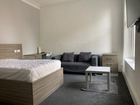 1 bedroom Studio flat to let in Roseangle, West End, Dundee, DD1