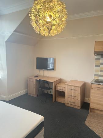1 bedroom Studio flat to let in Grosvenor Road, Dundee, DD2