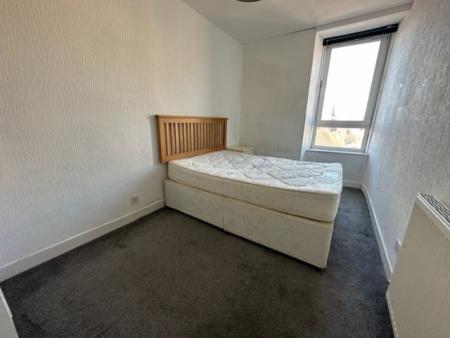 2 bedroom Flat to let in Park Avenue, Stobswell, Dundee, DD4