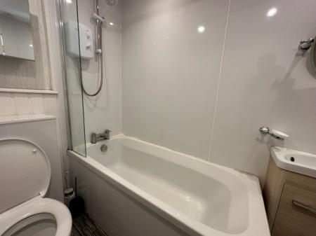 2 bedroom Flat to let in Park Avenue, Stobswell, Dundee, DD4