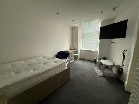 1 bedroom Studio flat to let in Roseangle, West End, Dundee, DD1