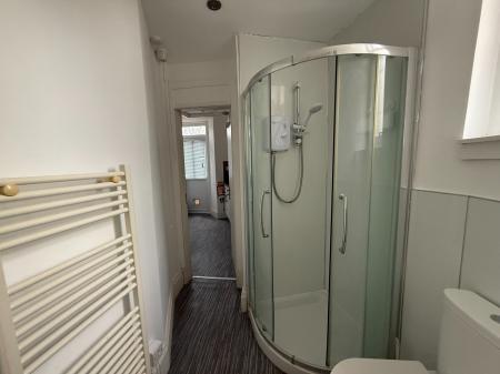 1 bedroom Studio flat to let in Roseangle, West End, Dundee, DD1