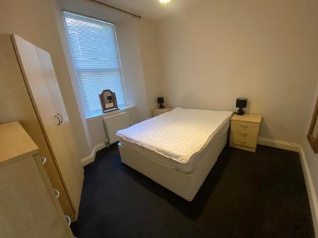 2 bedroom Flat to let in Nethergate, West End, Dundee, DD1