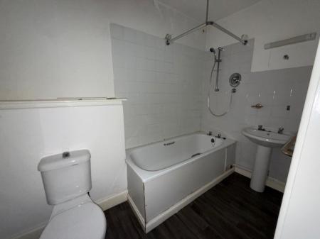 2 bedroom Flat to let in Meadowside, City Centre, Dundee, DD1