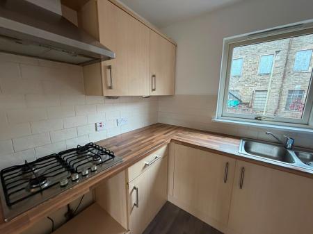 4 bedroom Town house to let in Craigie Street, Stobswell, Dundee, DD4