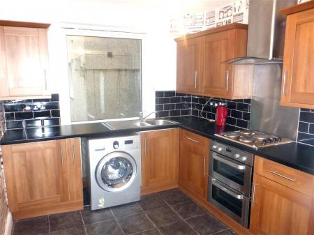 2 bedroom Flat to let in Atholl Street, Lochee West, Dundee, DD2