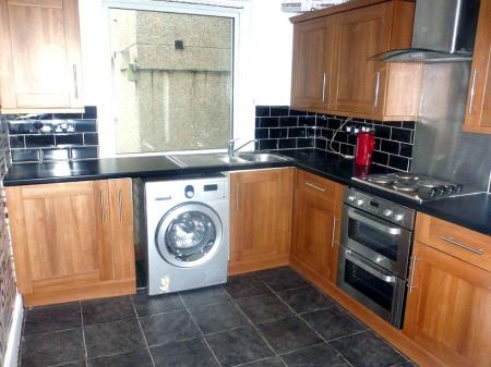 2 bedroom Flat to let in Atholl Street, Lochee West, Dundee, DD2