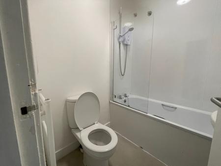 2 bedroom Flat to let in Court Street, Dundee, DD3