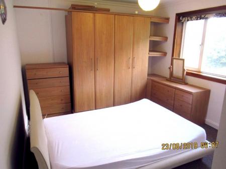 2 bedroom Flat to let in Forth Crescent, Menzieshill, Dundee, DD2