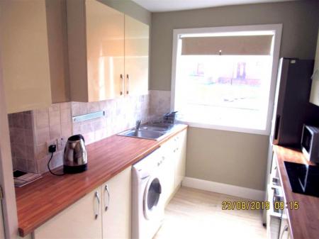 2 bedroom Flat to let in Forth Crescent, Menzieshill, Dundee, DD2