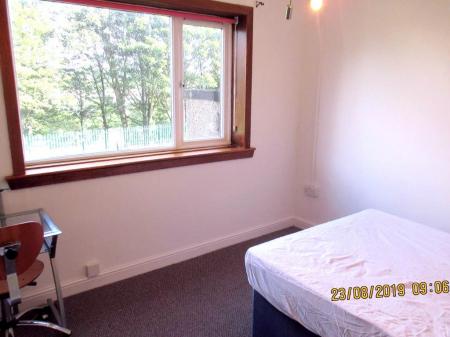 2 bedroom Flat to let in Forth Crescent, Menzieshill, Dundee, DD2
