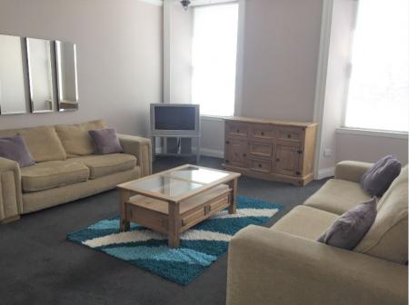 2 bedroom Flat to let in Nethergate, West End, Dundee, DD1