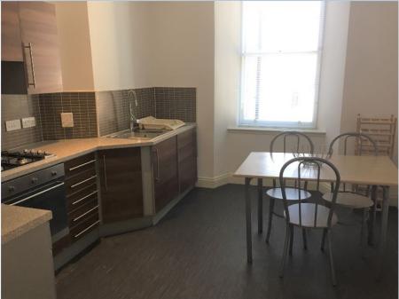 2 bedroom Flat to let in Nethergate, West End, Dundee, DD1
