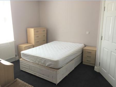 2 bedroom Flat to let in Nethergate, West End, Dundee, DD1