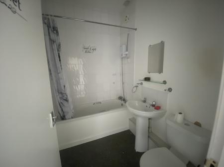 1 bedroom Flat to let in Strathmartine Road, Dundee, DD3