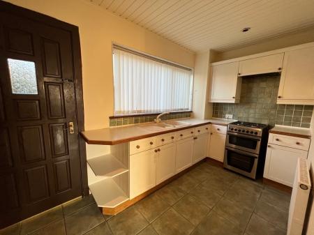 3 bedroom Terraced House to let in Earn Crescent, Menzieshill, Dundee, DD2