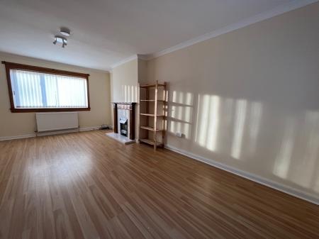 3 bedroom Terraced House to let in Earn Crescent, Menzieshill, Dundee, DD2