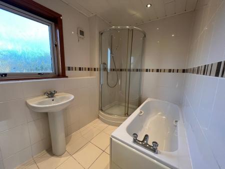 3 bedroom Terraced House to let in Earn Crescent, Menzieshill, Dundee, DD2