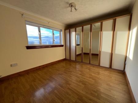 3 bedroom Terraced House to let in Earn Crescent, Menzieshill, Dundee, DD2
