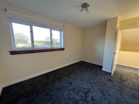 3 bedroom Terraced House to let in Earn Crescent, Menzieshill, Dundee, DD2
