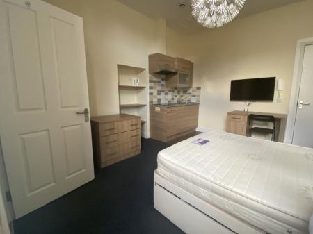 1 bedroom Studio flat to let in Grosvenor Road, Dundee, DD2