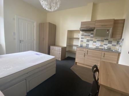 1 bedroom Studio flat to let in Grosvenor Road, Dundee, DD2