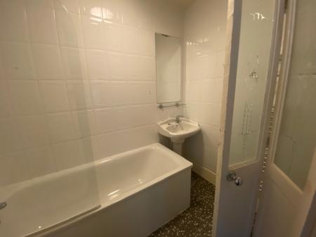 2 bedroom Apartment to let in Perth Road, Dundee, DD2