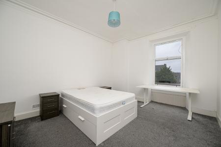 2 bedroom Flat to let in Union Place, West End, Dundee, DD2
