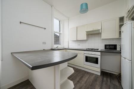 2 bedroom Flat to let in Union Place, West End, Dundee, DD2
