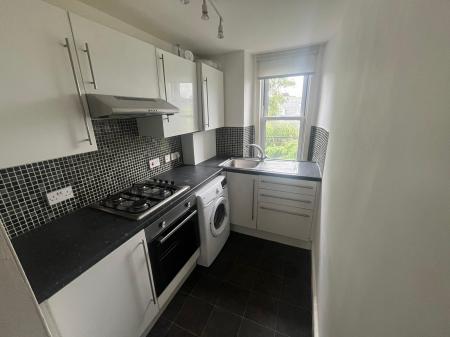 2 bedroom Flat to let in Gibson Terrace, Dundee, DD4