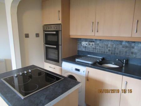 2 bedroom Flat to let in Dens Road, Stobswell, Dundee, DD3