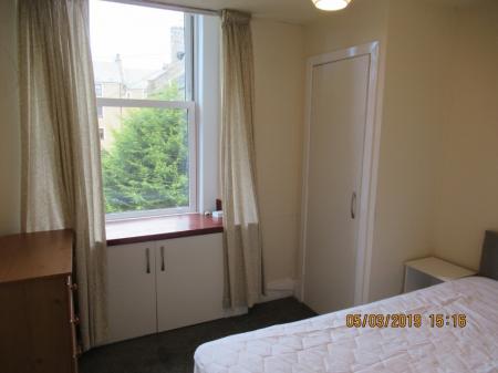 2 bedroom Flat to let in Dens Road, Stobswell, Dundee, DD3