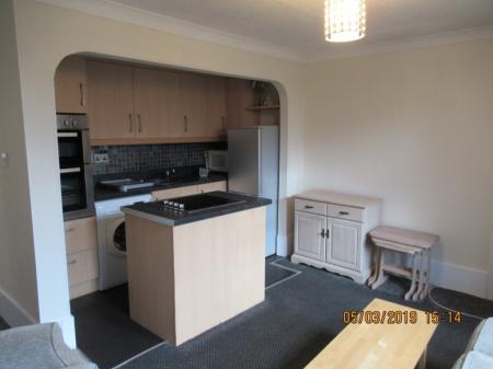 2 bedroom Flat to let in Dens Road, Stobswell, Dundee, DD3