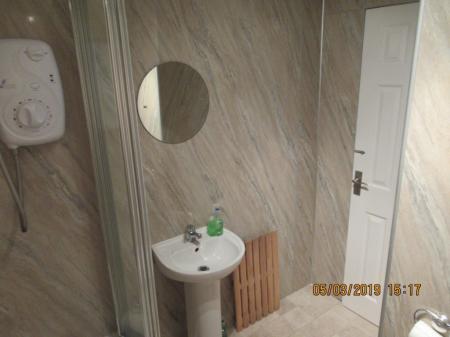 2 bedroom Flat to let in Dens Road, Stobswell, Dundee, DD3