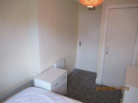 2 bedroom Flat to let in Dens Road, Stobswell, Dundee, DD3