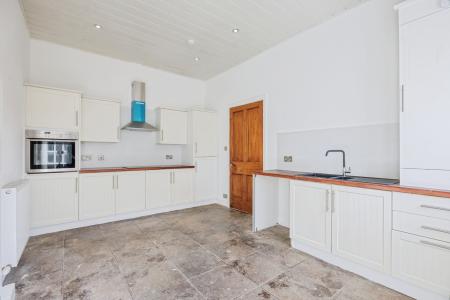 4 bedroom Town house to let in Springfield, Dundee, DD1