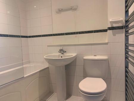 2 bedroom Flat to let in Panmure Court, City Quay, Dundee, DD1