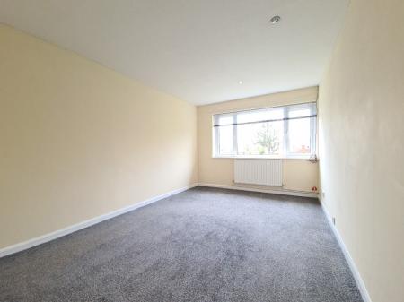 2 bedroom Maisonette to let in Cookfield Close, Dunstable, LU6