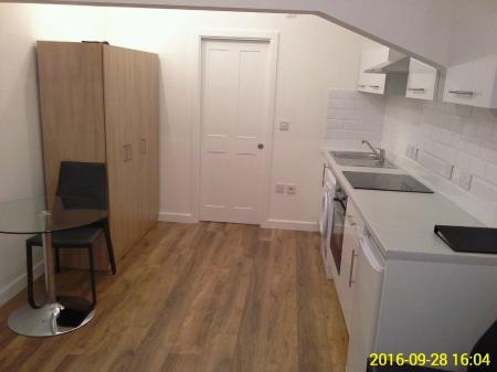 1 bedroom Studio flat to let in High Street North, Dunstable, LU6