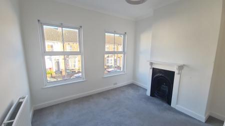 2 bedroom Terraced House to let in Victoria Street, Dunstable, LU6