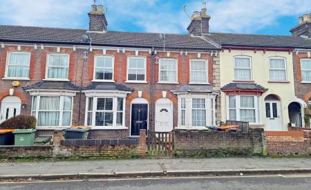 2 bedroom Terraced House to let in Victoria Street, Dunstable, LU6