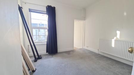 2 bedroom Terraced House to let in Victoria Street, Dunstable, LU6