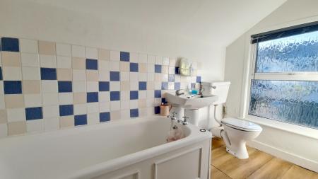 2 bedroom Terraced House to let in Victoria Street, Dunstable, LU6