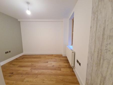 1 bedroom Flat to let in High Street South, Dunstable, LU6