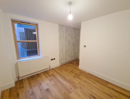 1 bedroom Flat to let in High Street South, Dunstable, LU6