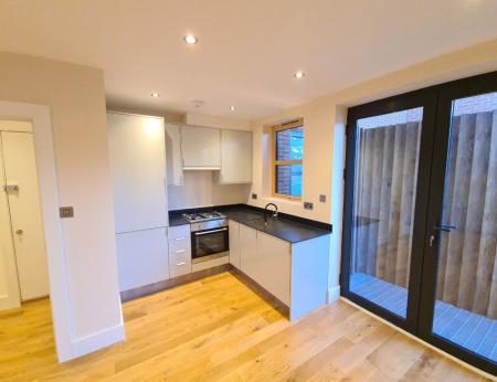 1 bedroom Flat to let in High Street South, Dunstable, LU6