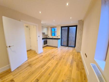 1 bedroom Flat to let in High Street South, Dunstable, LU6