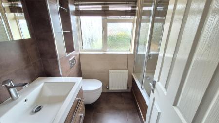 2 bedroom End of terrace house to let in Tithe Farm Road, Houghton Regis, LU5