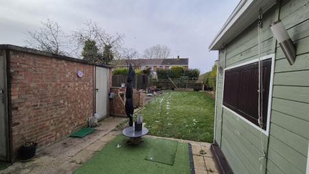 2 bedroom End of terrace house to let in Tithe Farm Road, Houghton Regis, LU5